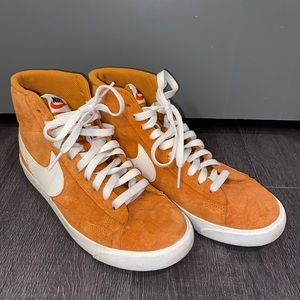 Orange Nike Sport Shoes Size 7 Womens